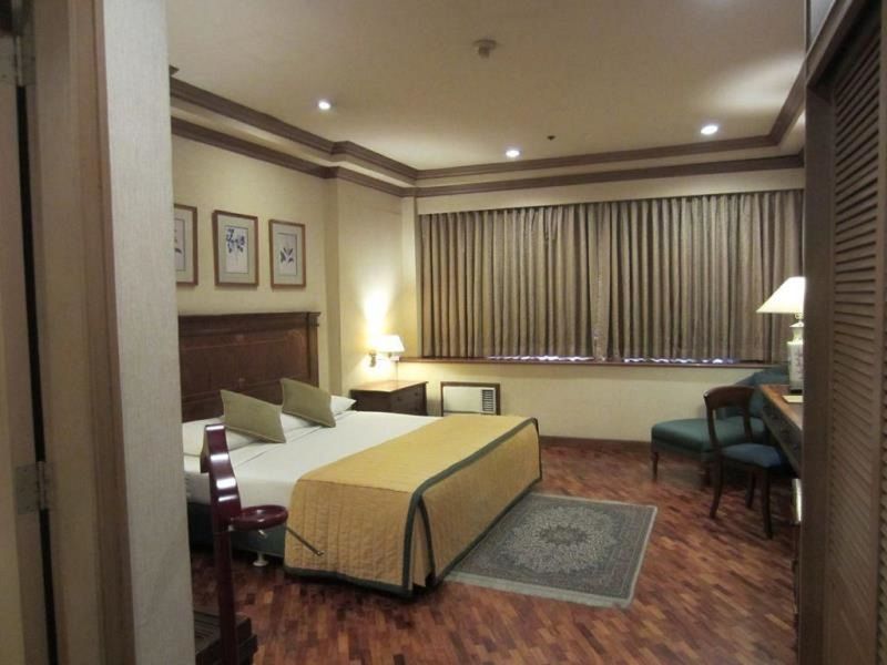 Herald Suites Makati City Ngoại thất bức ảnh